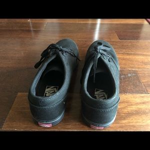 All black low vans